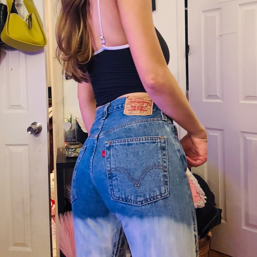 Levi’s Vintage 2004 Women’s Custom Bleached Painted 501’s Size 28​